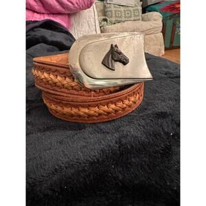 VINTAGE JUSTIN NICKEL SILVER HORSE BUCKLE W/TOOLED LEATHER WESTERN BELT